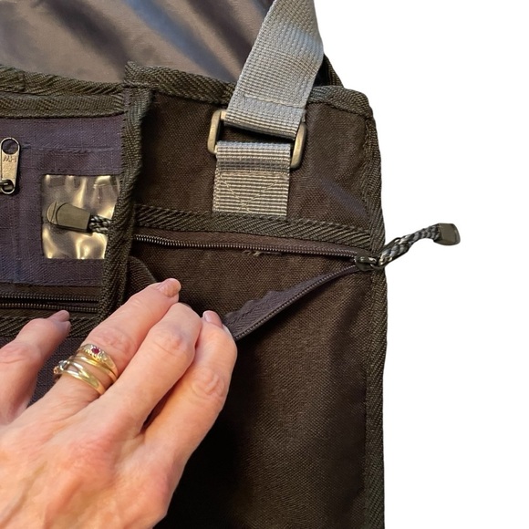 Buffalo Messenger Bag-Flap Closure-3 zipper pockets-2 zipper pockets on ends - Picture 5 of 11